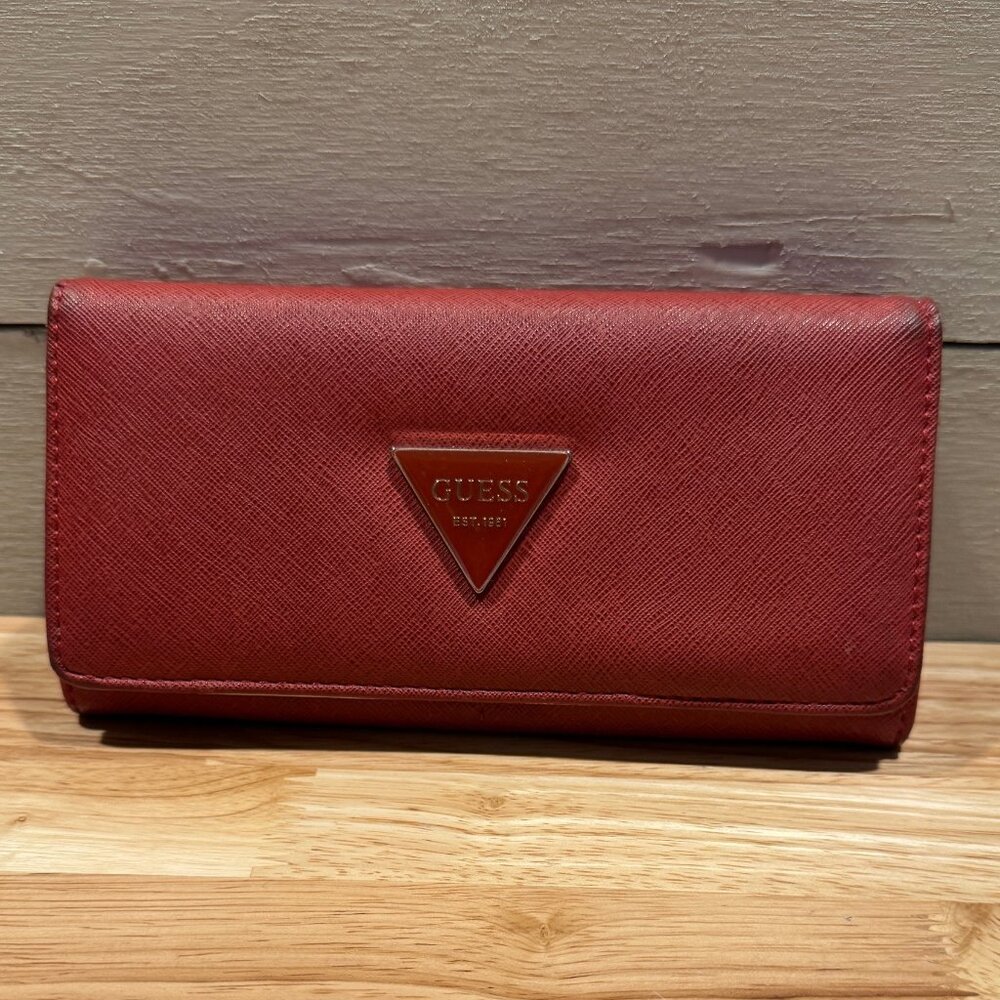 GUESS Women's Wallet Maroon/Red Zip Pocket, Outer Pocket, 14 Card Holders